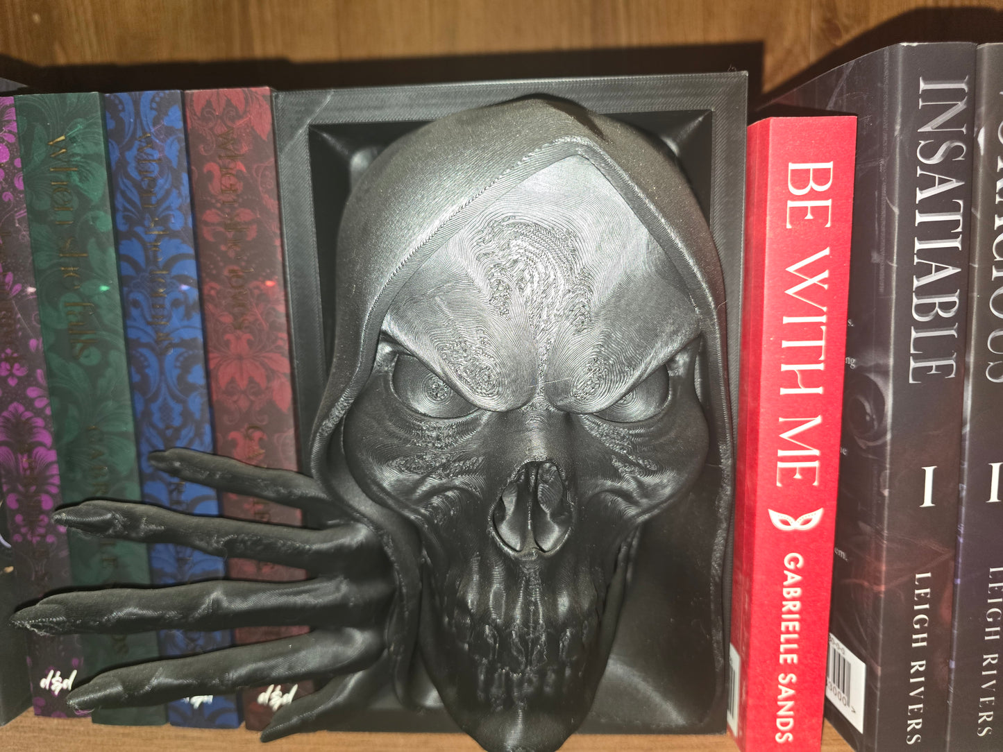 Skeleton book nook