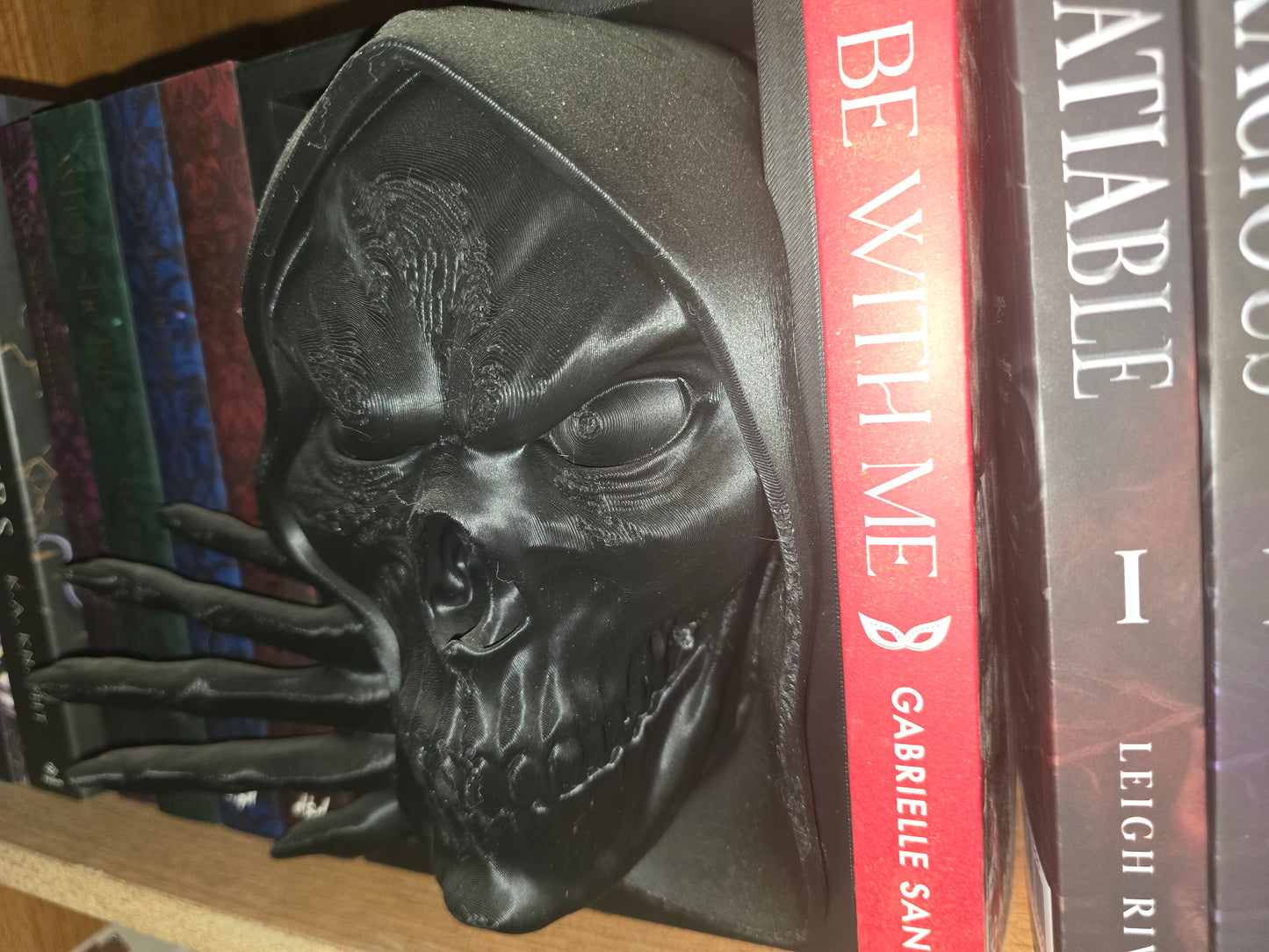 Skeleton book nook