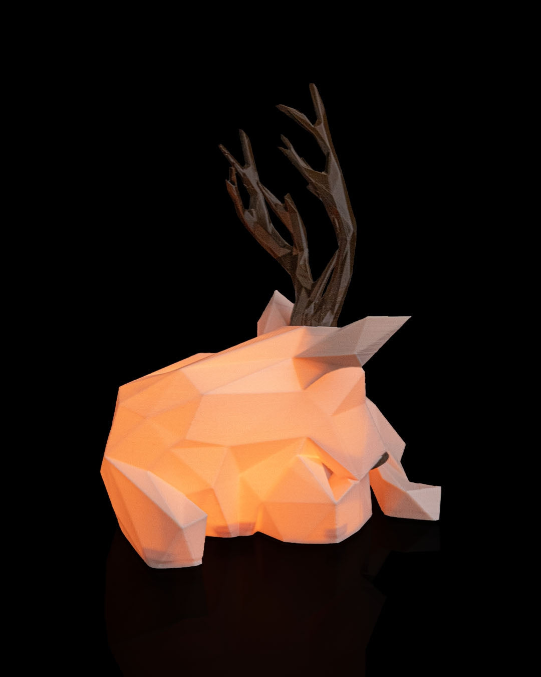 Low-Poly Reindeer Table Lamp — 3D Printed Modern Deer Light for Cozy Winter & Holiday Decor